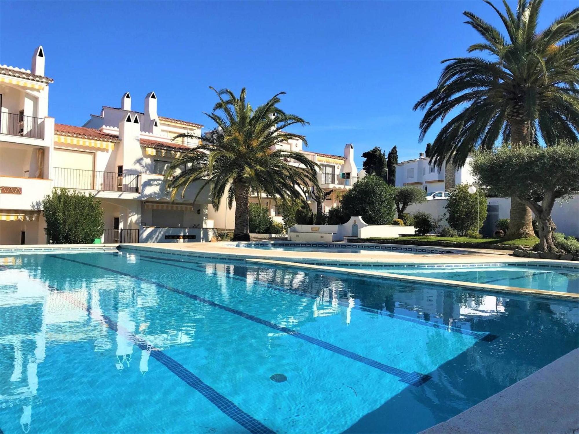Apartamento En Roses Parking Y Piscina Comunitaria Exterior foto